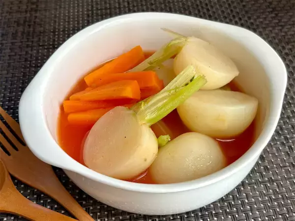 「【昭和初期のレトロシチュー再現】え、お肉入れないの!?ケチャップ×バターでカブを煮込むハイカラ洋食風♪」の画像