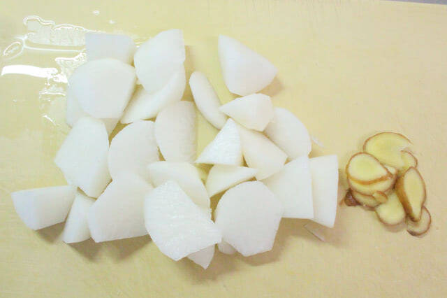 【初心者向け魚料理】イワシと大根の「塩酢煮」が衝撃の透明感！しょうがの刺激でキリッと風味の煮物に!!