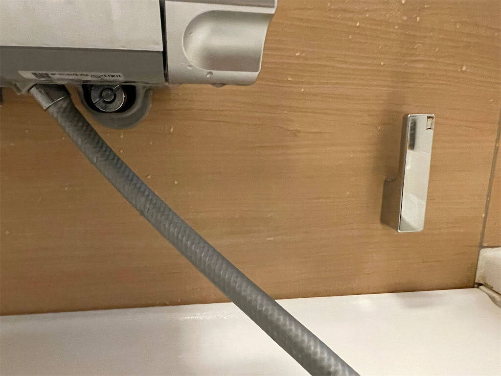 【掃除の超裏ワザ】塗って流せば…水垢全落ち！SNSで人気沸騰中の「水垢のり」使ってみた♪