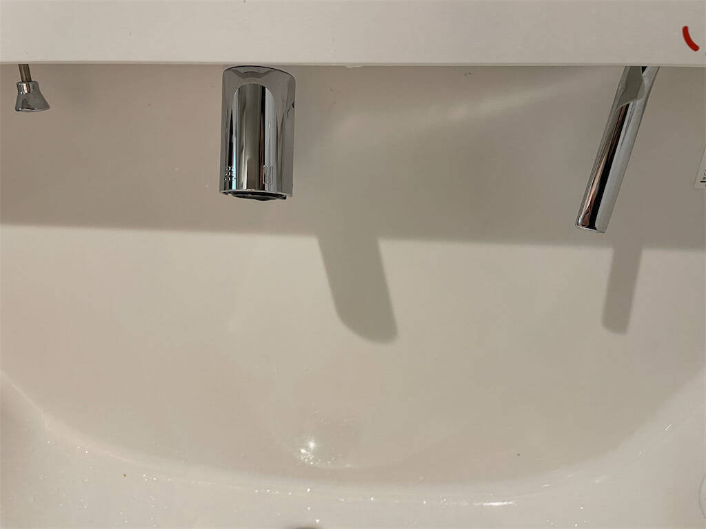 【掃除の超裏ワザ】塗って流せば…水垢全落ち！SNSで人気沸騰中の「水垢のり」使ってみた♪