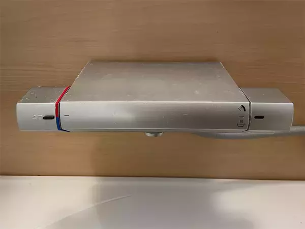 「【掃除の超裏ワザ】塗って流せば…水垢全落ち！SNSで人気沸騰中の「水垢のり」使ってみた♪」の画像