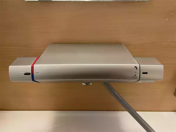 「【掃除の超裏ワザ】塗って流せば…水垢全落ち！SNSで人気沸騰中の「水垢のり」使ってみた♪」の画像