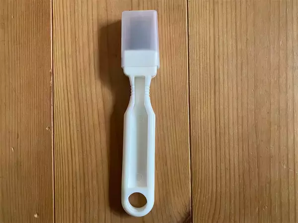 「【セリア】え、こんなに簡単に「白髪ねぎ」が⁉なでるだけの「ねぎカッター ねぎサッサ」が地味に便利な件」の画像