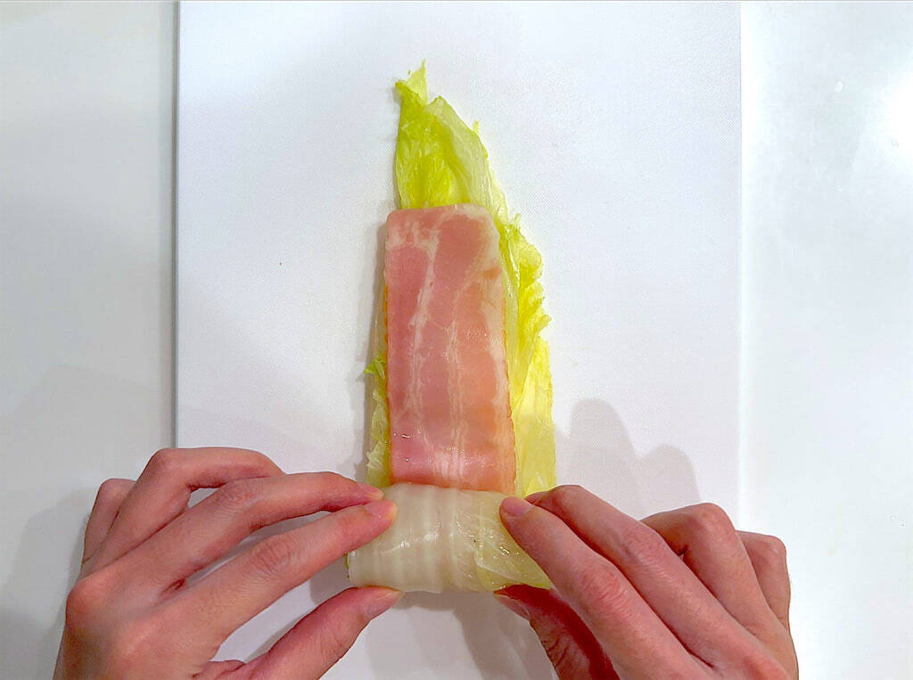 【食材2つ】ロールキャベツを「白菜」で作ってみた！ひき肉も使わずベーコンで!?炒め煮で香り優勝♪【農家直伝】