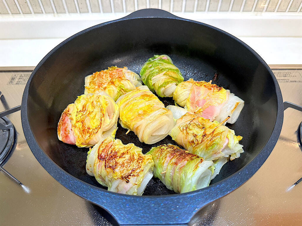 【食材2つ】ロールキャベツを「白菜」で作ってみた！ひき肉も使わずベーコンで!?炒め煮で香り優勝♪【農家直伝】