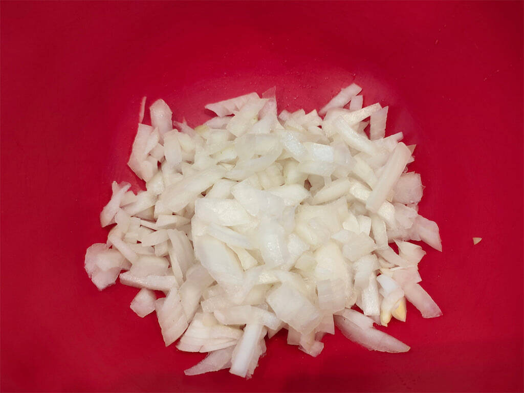 【炊飯器で超時短】肉ダネに生米ブチ込んで巻く「ロールキャベツ」作ってみた！すごいモチっと食感♪【農家直伝】