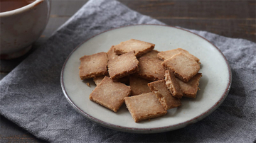 【計量スプーンで計ればOK】「米粉のすりごまクッキー」はトースター10分で作れる！【元パティシエ直伝】