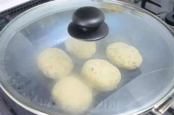 「もそもそ？どころかモッチリジュ〜シ〜「おからの小判焼き」作ってみた！米粉と野菜が決め手なの♡【農家直伝】」の画像