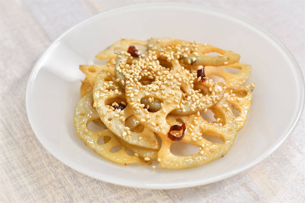 【割れちゃった…を防止】れんこんは○○○○すればスパッと切れる！シャキシャキ感もキープ♪【青髪のテツ】