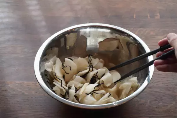 「【農家直伝】かぶの浅漬け変化球「甘酢和え＆塩昆布和え」作ってみた！もきゅもきゅ食感♡」の画像