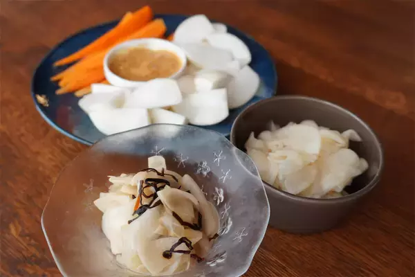 「【農家直伝】かぶの浅漬け変化球「甘酢和え＆塩昆布和え」作ってみた！もきゅもきゅ食感♡」の画像