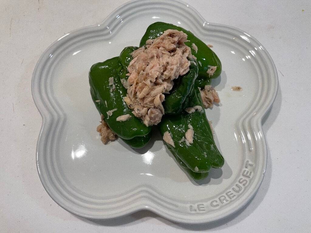 【100均でリュウジレシピ】セリア「ツナ缶用スプーン」を使うと「まるごと無限ピーマン」が手際よく作れる話