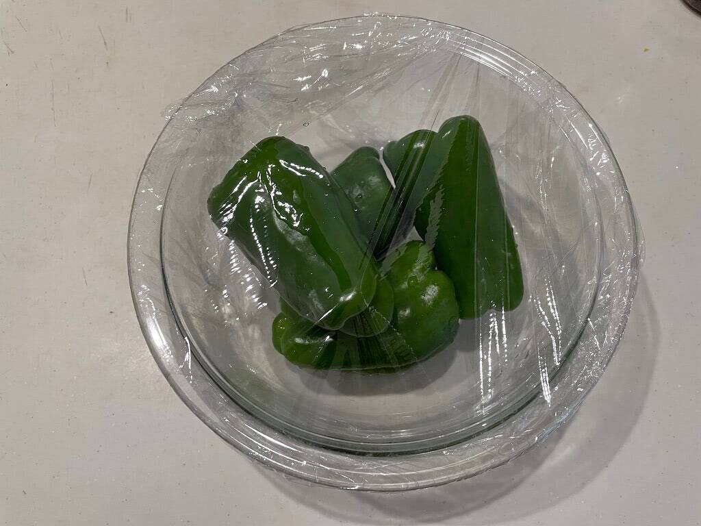 【100均でリュウジレシピ】セリア「ツナ缶用スプーン」を使うと「まるごと無限ピーマン」が手際よく作れる話