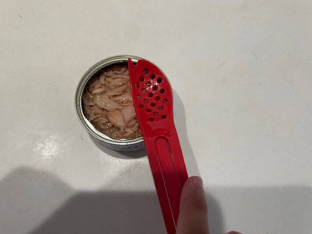 【100均でリュウジレシピ】セリア「ツナ缶用スプーン」を使うと「まるごと無限ピーマン」が手際よく作れる話