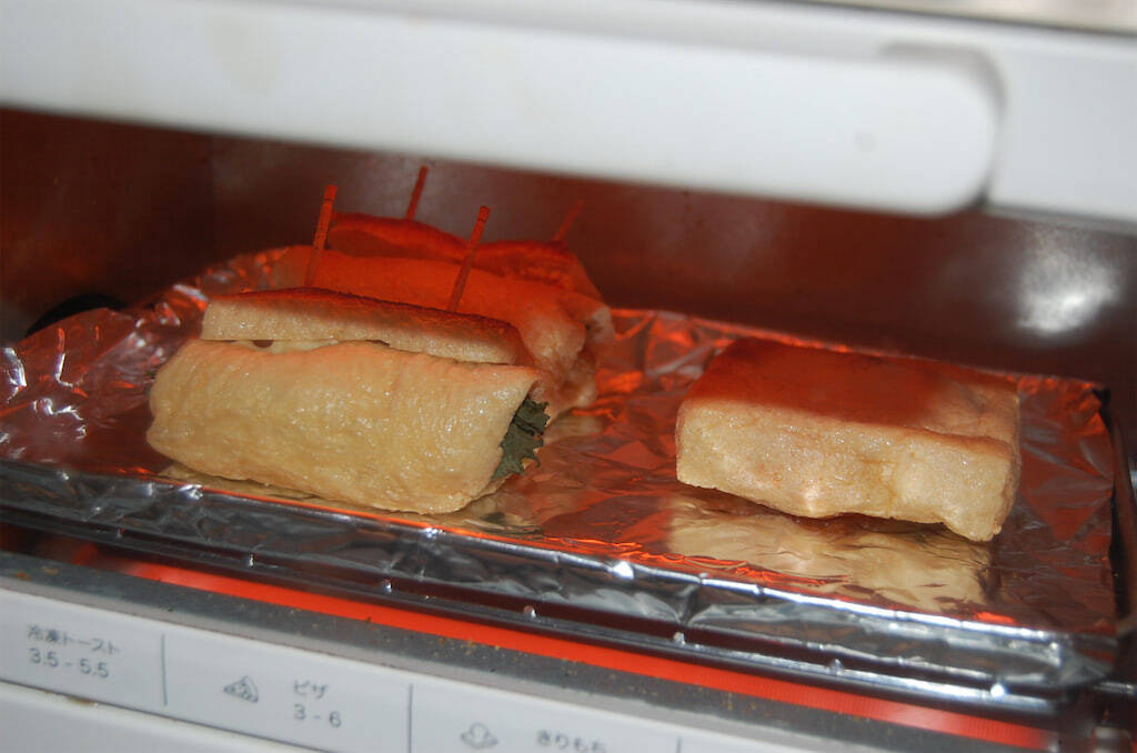 【馬場ごはん】トースターで焼くだけ♪「油揚げ納豆」に挑戦！納豆、キムチ、チーズの発酵トリオの虜♡