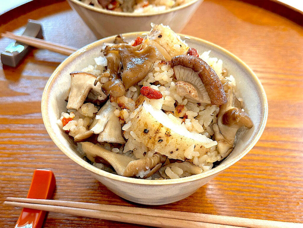 【薬膳風炊き込みごはん】作ろう！きのこと山芋ゴロゴロで一品でも食べ応え◎免疫力も爆増♡え、とろろで味変も!?