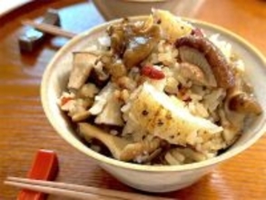 【薬膳風炊き込みごはん】作ろう！きのこと山芋ゴロゴロで一品でも食べ応え◎免疫力も爆増♡え、とろろで味変も!?