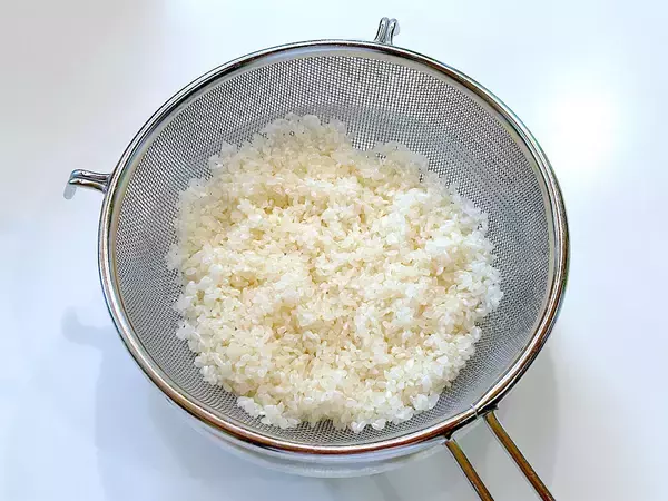 「【薬膳風炊き込みごはん】作ろう！きのこと山芋ゴロゴロで一品でも食べ応え◎免疫力も爆増♡え、とろろで味変も!?」の画像