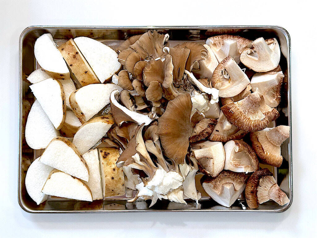 【薬膳風炊き込みごはん】作ろう！きのこと山芋ゴロゴロで一品でも食べ応え◎免疫力も爆増♡え、とろろで味変も!?