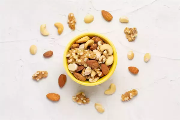 【看護師が解説】くるみアレルギー急増中！子供に多く発症するので親が注意を…どんな症状？対応策は？