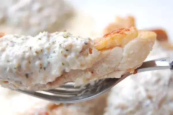 「【芸能人の自宅めし】料理がプロ級な梅沢富美男さんの「パリパリチキン」作ってみた！きのこソースが絶品」の画像