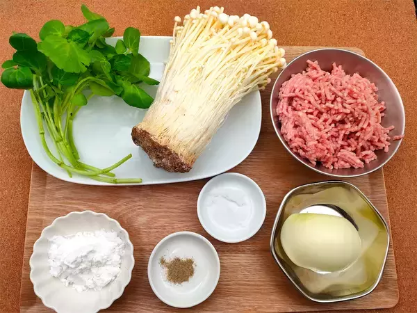 「【レミさんレシピ】ふわっふわ♡「ジャイアントエノキ」に挑戦♪衣シャキシャキでとろみ餡な焼売風なのです」の画像