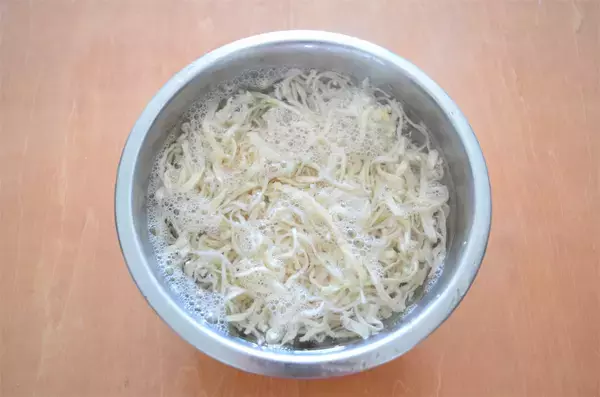 「煮物に飽きたらコレ♪「切り干し大根のハリハリ漬け」は3時間で漬かる！ご飯もお酒もススム君♡【農家直伝】」の画像