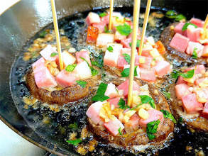 【原木しいたけ】ゴロンと使って「コンフィ（オイル煮）」作ろう！肉厚プリプリ食感でつまみ最強♡子どもも夢中!?