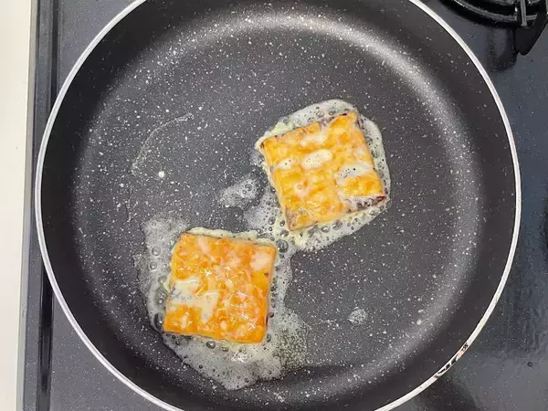 「【東ハト公式レシピ】「オールレーズン」が卵とミルクで“しっとりジュワ～”なスイーツに！温かいうちにどうぞ！」の画像