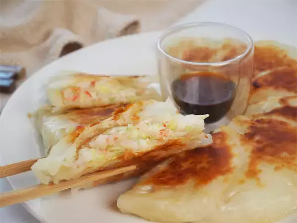 【肉を一切使わない餃子】はんぺん＆カニカマで海鮮っぽい♡「時短餃子」作ってみた！包む必要もないって♪