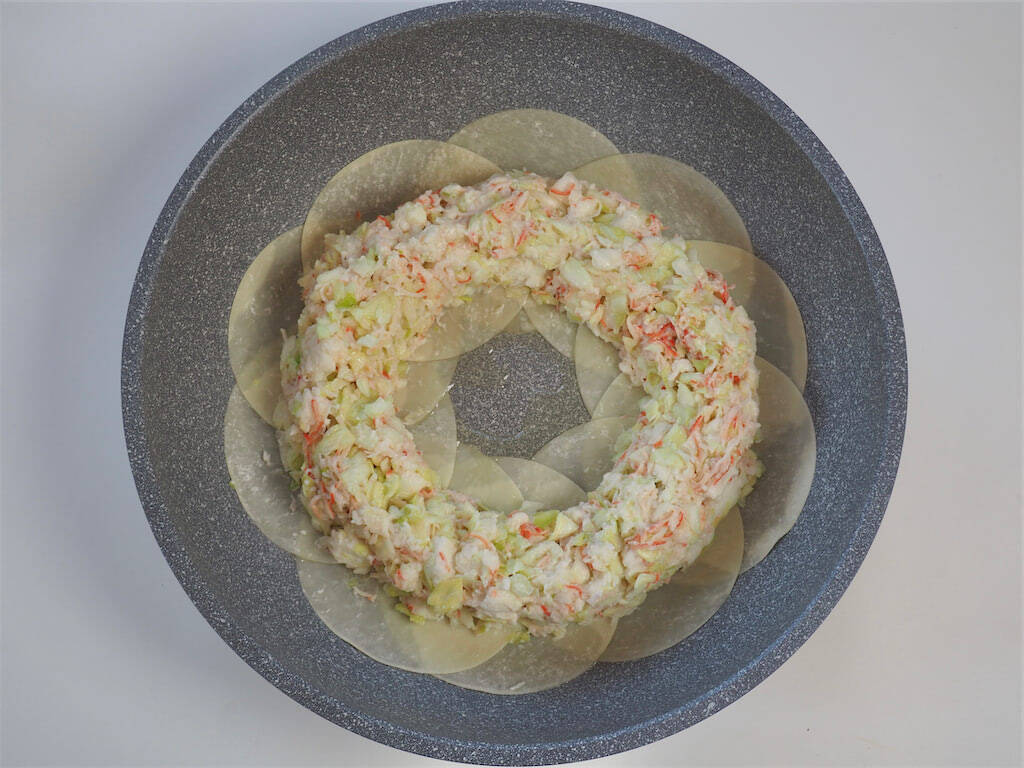 【肉を一切使わない餃子】はんぺん＆カニカマで海鮮っぽい♡「時短餃子」作ってみた！包む必要もないって♪