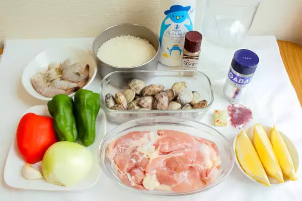 「【フライパンの達人直伝】「炒めて炊く」のが旨さの秘訣！ワンパンで華やかすぎるパエリア作ってみた♪」の画像