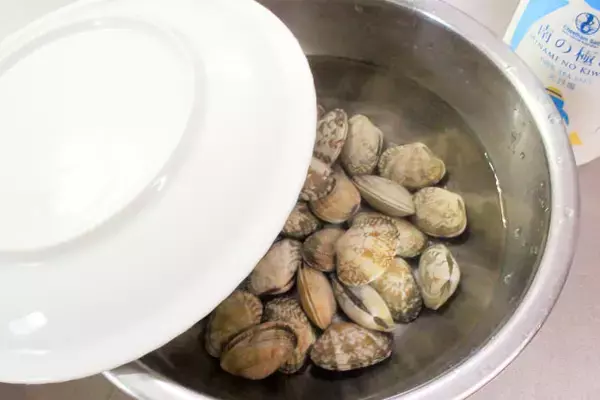 「【フライパンの達人直伝】「炒めて炊く」のが旨さの秘訣！ワンパンで華やかすぎるパエリア作ってみた♪」の画像