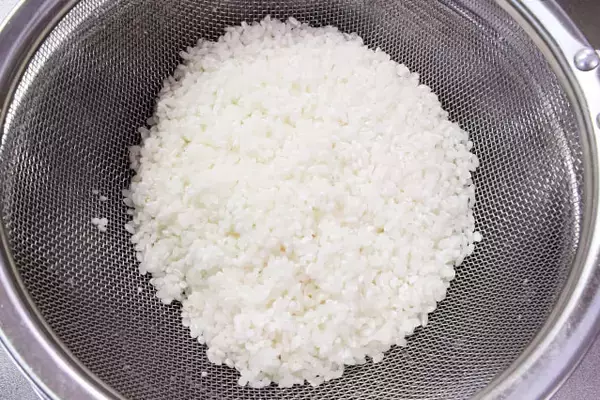 「【フライパンの達人直伝】「炒めて炊く」のが旨さの秘訣！ワンパンで華やかすぎるパエリア作ってみた♪」の画像