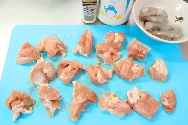 「【フライパンの達人直伝】「炒めて炊く」のが旨さの秘訣！ワンパンで華やかすぎるパエリア作ってみた♪」の画像