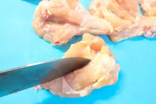 「【鶏手羽で極上洋食】マスタードの酸味と玉ねぎの旨味が絡む～♪「鶏手羽元とキノコのクリーム煮」作ってみた！」の画像