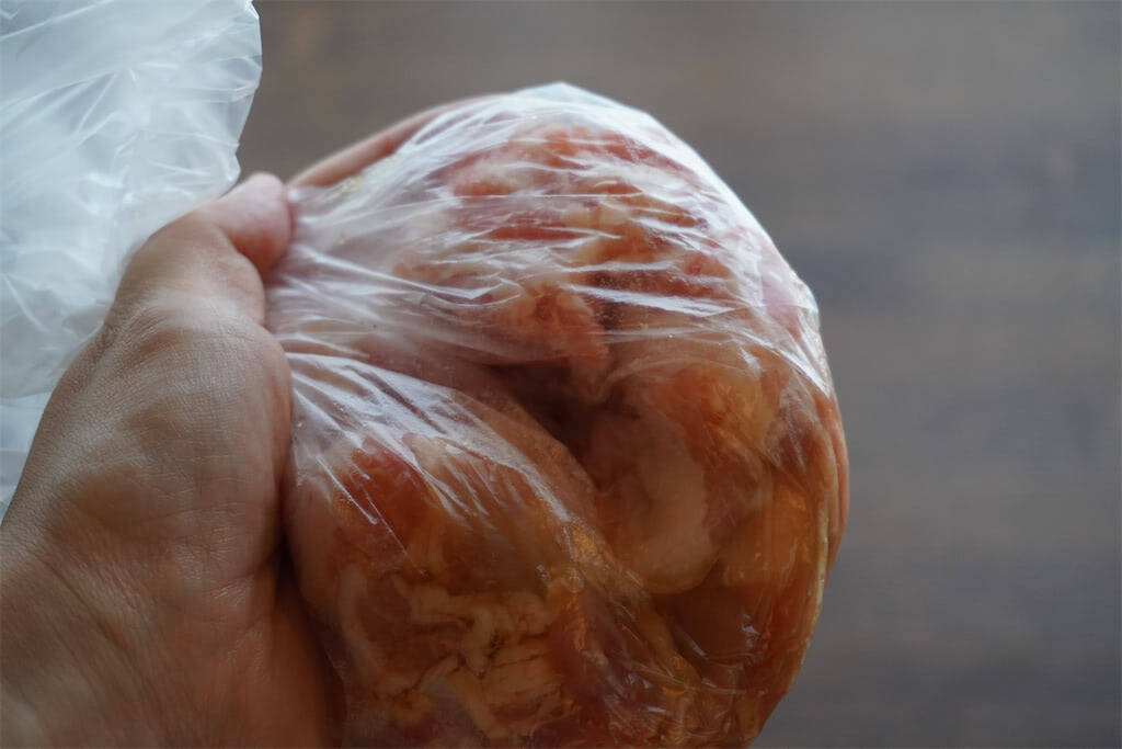 「かぶをおいしく食べるなら肉と一緒に炒めてよ」【東京の農家談】肉汁吸いまくりのかぶがジュ、ジューシー♡