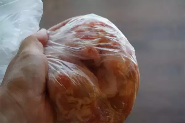 「「かぶをおいしく食べるなら肉と一緒に炒めてよ」【東京の農家談】肉汁吸いまくりのかぶがジュ、ジューシー♡」の画像