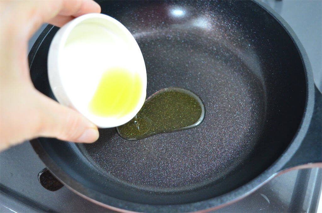【包まないのに華やか】「パプリカのオムレツ」作ってみた！チーズ＆ソーセージ入りで絶対的メインに【農家直伝】