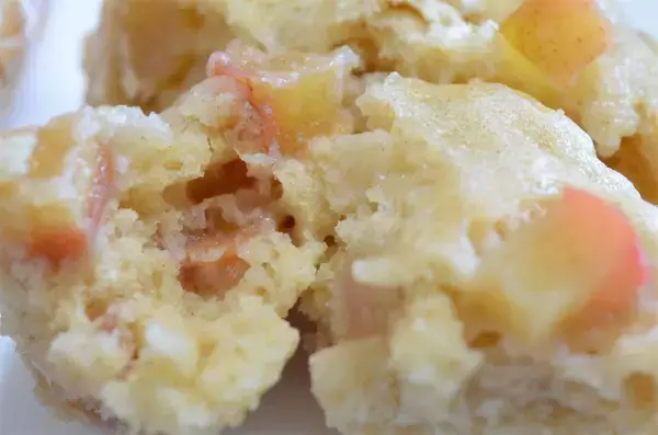 「【はちみつで生地しっとり♡】りんごゴロゴロ！甘酸っぱ「蒸しケーキ」作ってみた♪【りんご産地の農家直伝】」の画像