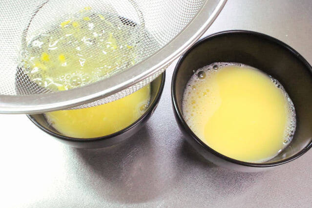 【茶碗蒸しはフライパンで】具材は「卵とエビ」だけ、という潔さ！映え最強のとろ～り餡であったまる♡