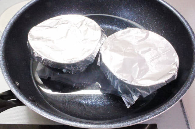 【茶碗蒸しはフライパンで】具材は「卵とエビ」だけ、という潔さ！映え最強のとろ～り餡であったまる♡