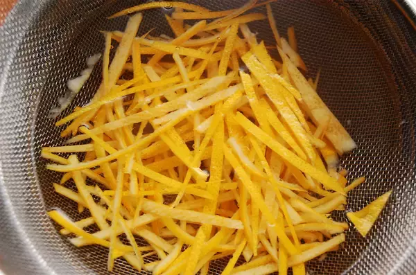 「【酸っぱすぎ果物を】10分煮詰めて「柑橘のさっと煮」にしてみた！フレッシュ＆甘さ控えめ♪ドレッシングにも」の画像