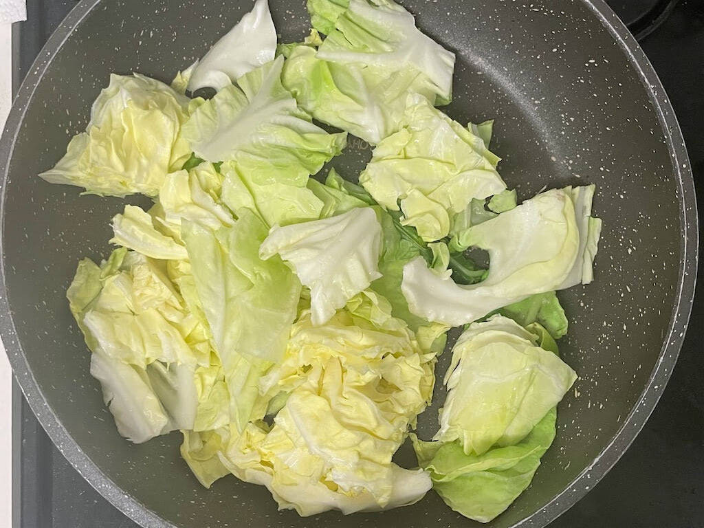 【リュウジの救済レシピ】物価高騰だから…安価な豚こま肉を柔らか～く調理♪「キャベツと豚こま肉の酒蒸し」に挑戦