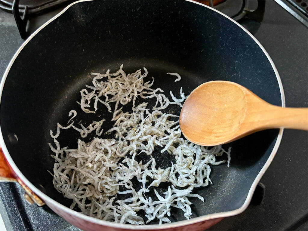 【包丁不要！丸ごと煮】え、ピーマン握りつぶして煮ちゃうの!?種ワタもふにゃんと食感でペロリ完食♡