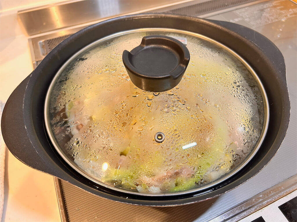 【え、あの鍋に甘酒入れちゃう!?】麹の甘味がダシに合う合う「ミルフィーユ鍋」作ってみた！まろやか最上級♡