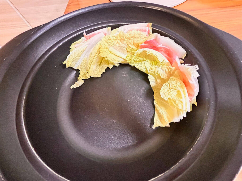 【え、あの鍋に甘酒入れちゃう!?】麹の甘味がダシに合う合う「ミルフィーユ鍋」作ってみた！まろやか最上級♡