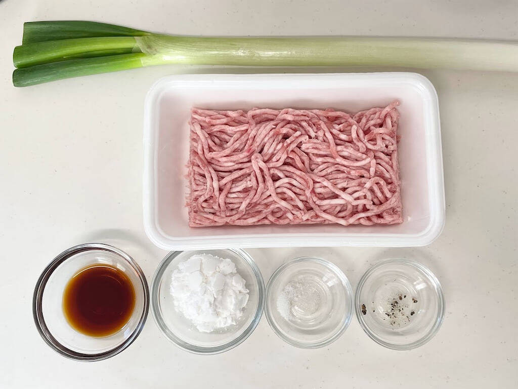 切って詰めて焼くだけ！これは新しい！ピーマンやシイタケではない「ねぎの肉詰め」作ってみた！