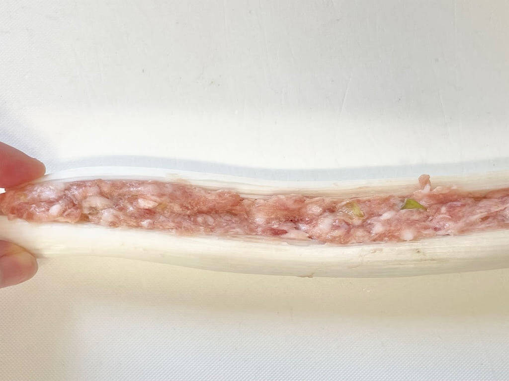 切って詰めて焼くだけ！これは新しい！ピーマンやシイタケではない「ねぎの肉詰め」作ってみた！