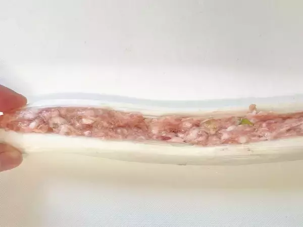 「切って詰めて焼くだけ！これは新しい！ピーマンやシイタケではない「ねぎの肉詰め」作ってみた！」の画像